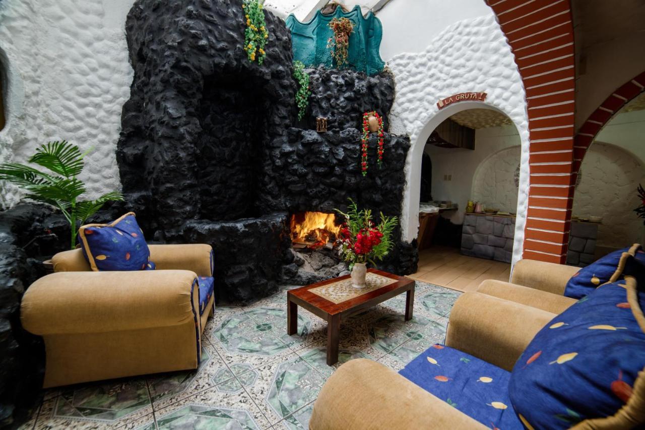 Carlos V Hotel Cusco Luaran gambar
