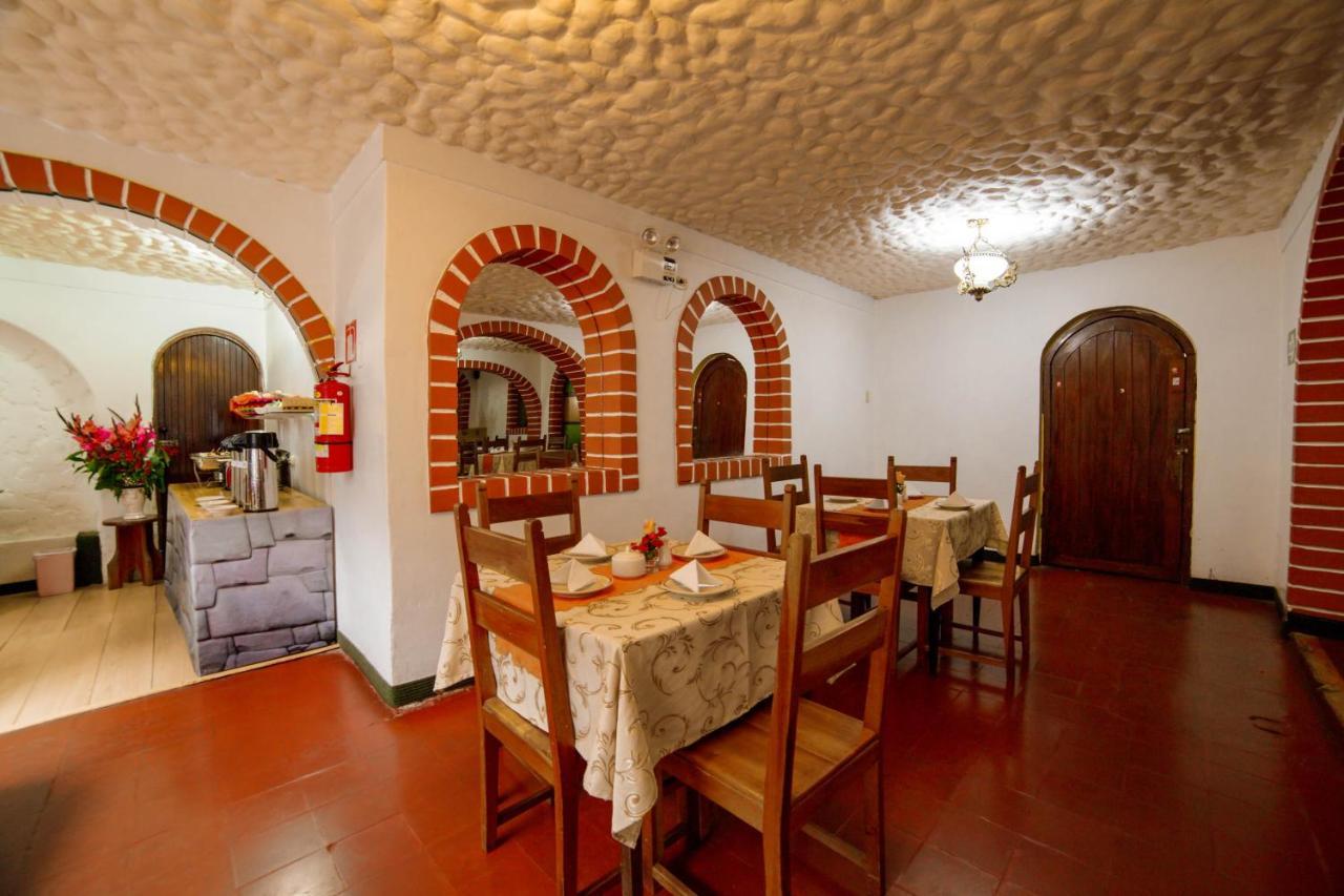 Carlos V Hotel Cusco Luaran gambar